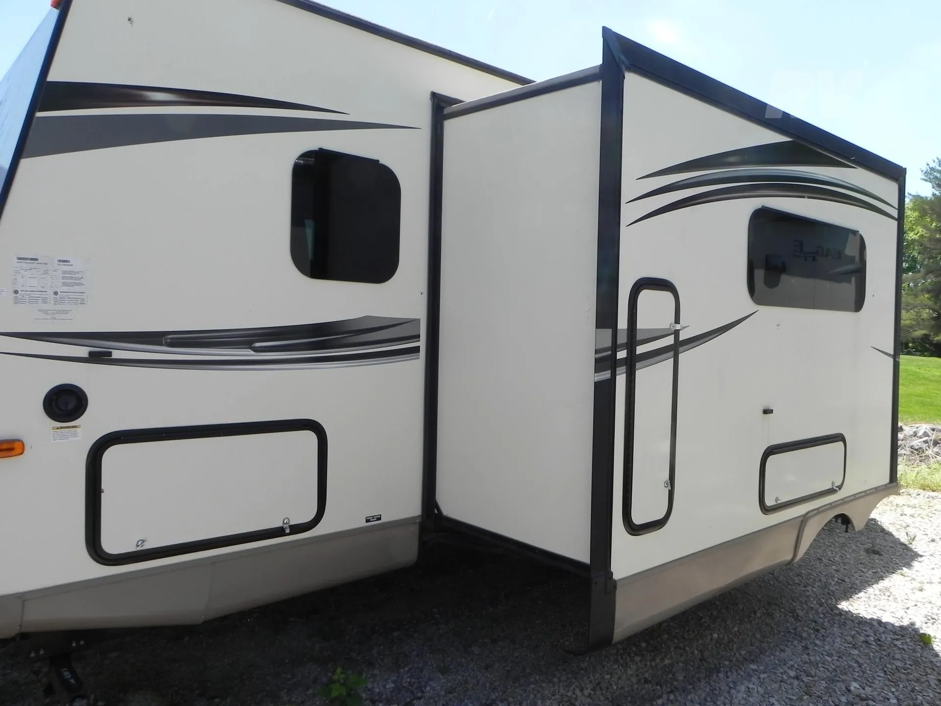 2015 FOREST RIVER ROCKWOOD MINI LITE 2504S - Photo 4