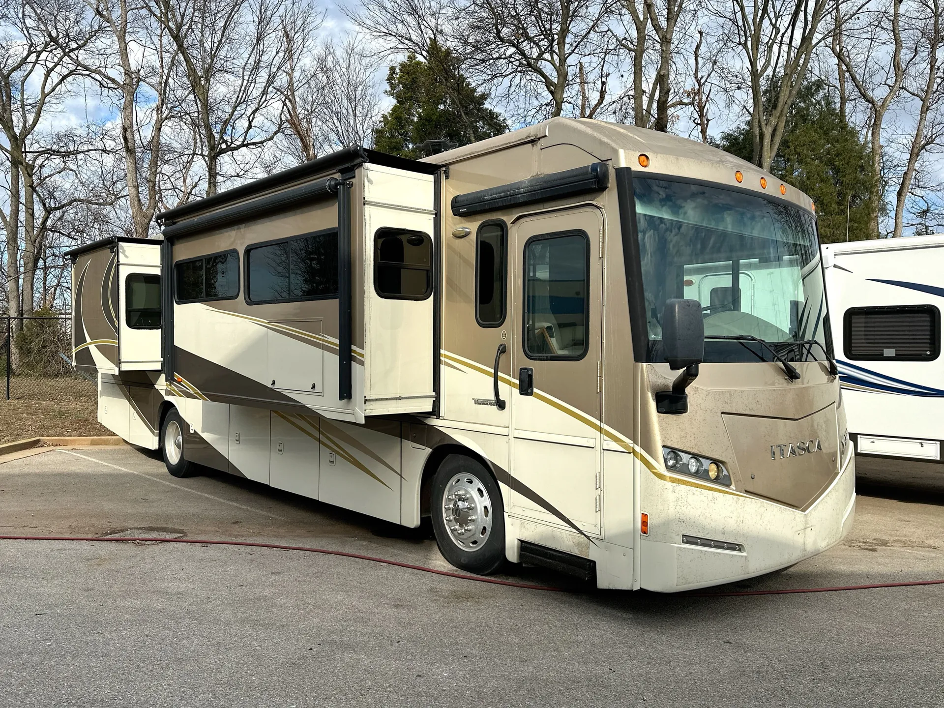 2016 Winnebago Solei 36G - Photo 2