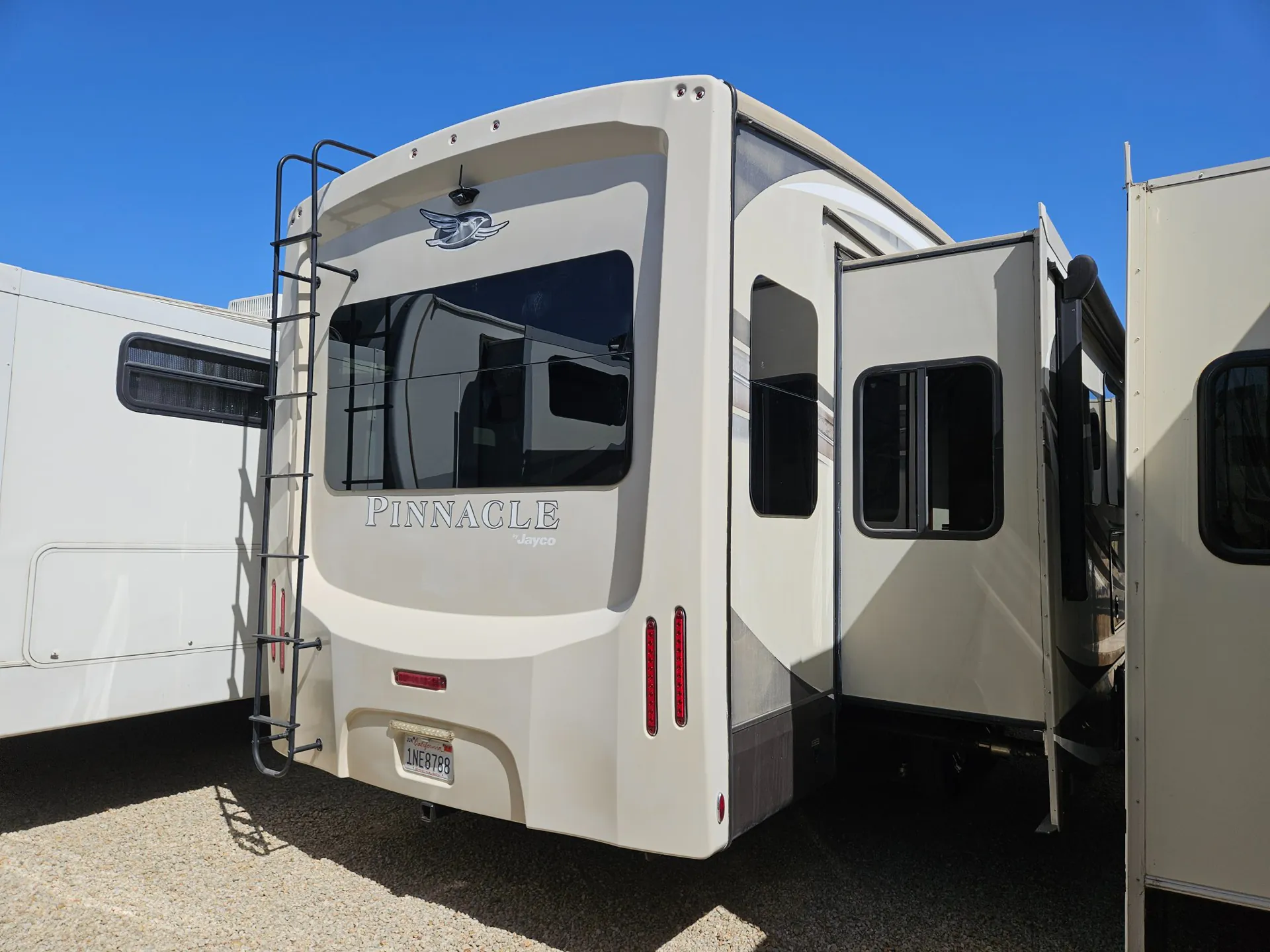 2019 Jayco Pinnacle 32RLTS - Photo 4