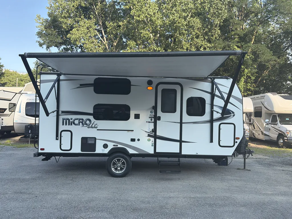 2018 Forest River Flagstaff Micro Lite 19KD, Photos photo 27