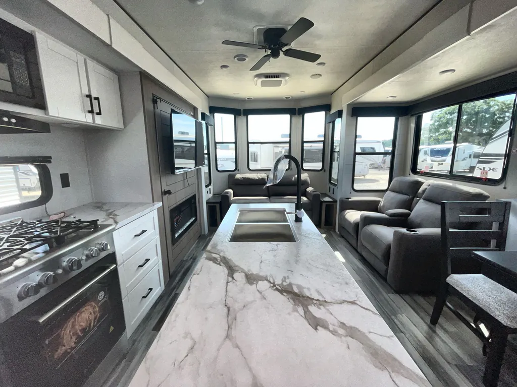 2026 Jayco Jay Flight Bungalow 401FLTS DS, Photos photo 2
