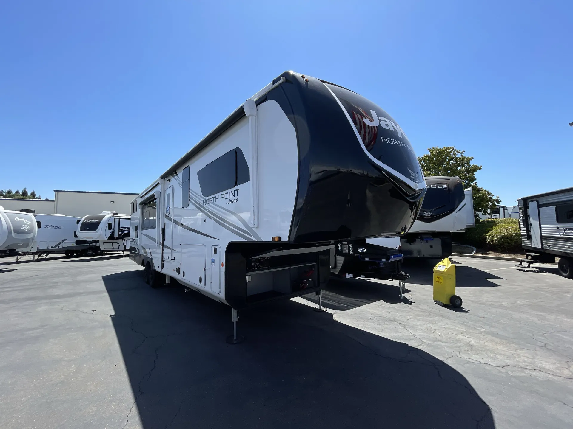2026 Jayco North Point 390CKDS - Photo 2