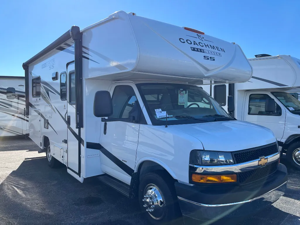 2026 Coachmen Freelander 21QSS - Photo 2