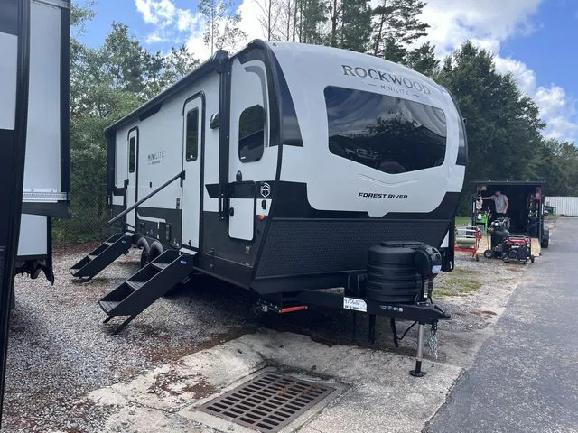 2027 Forest River Rockwood Mini Lite 2506FK