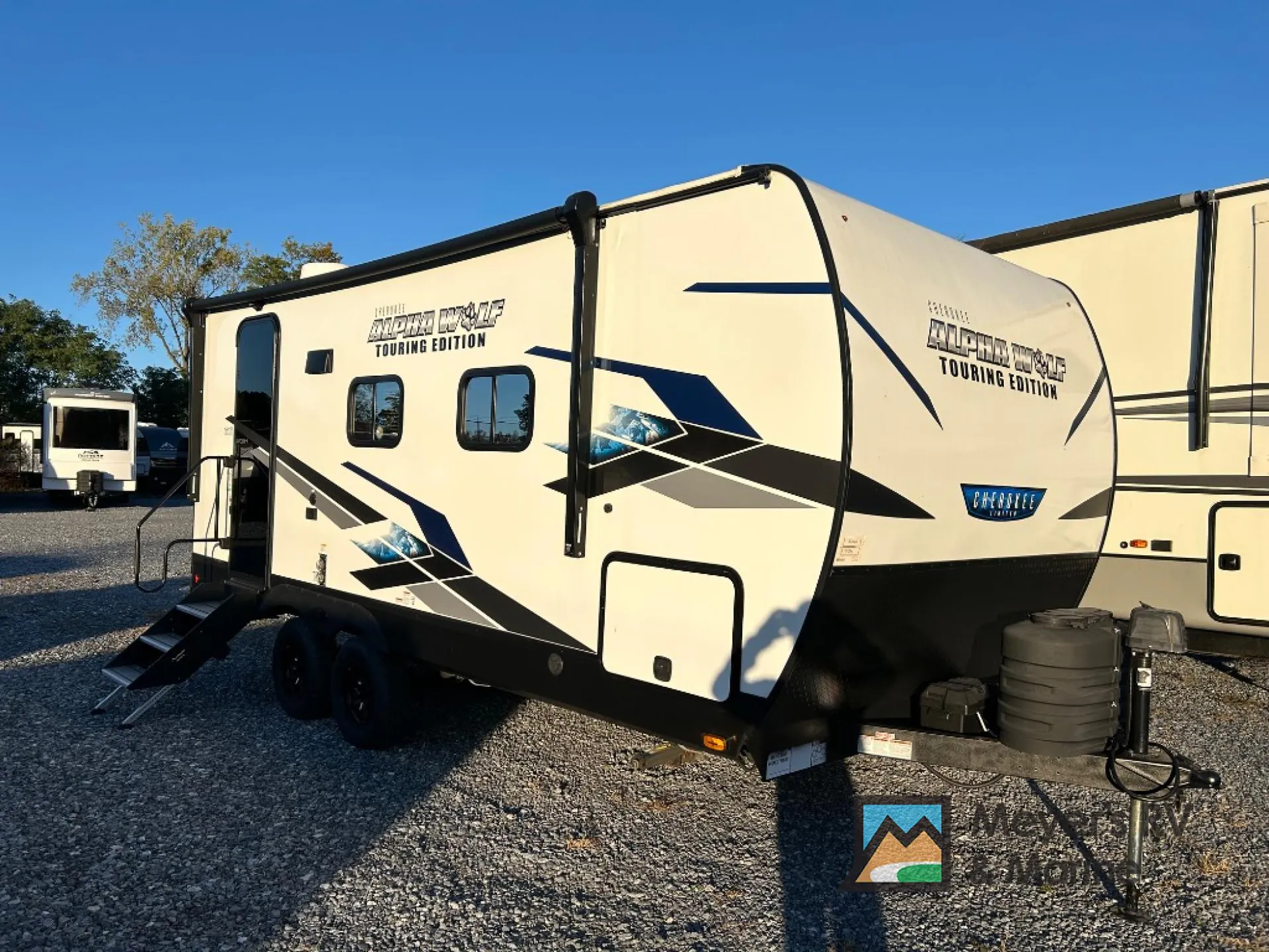 2024 Forest River Cherokee Alpha Wolf Touring Edition 17CB - Photo 2