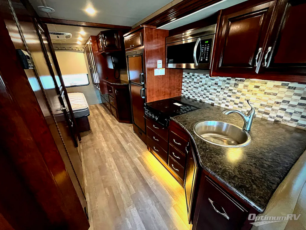2018 Fleetwood Flair 30P, Photos photo 7