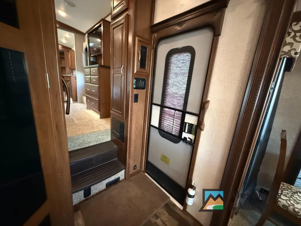 2017 Jayco Pinnacle 36FBTS, Photos photo 19