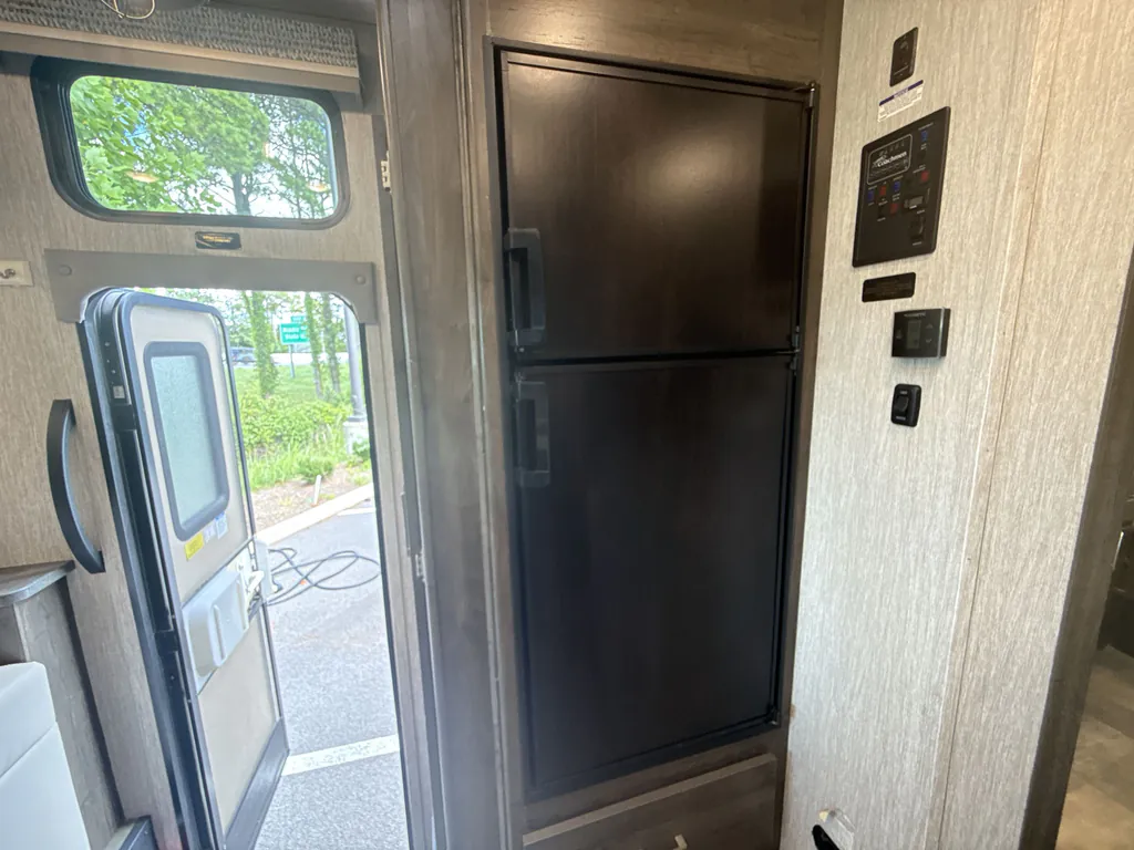 2022 Coachmen Pursuit 31BH, Photos photo 9