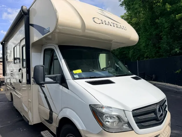 2018 Thor Chateau 24HL - Photo 2