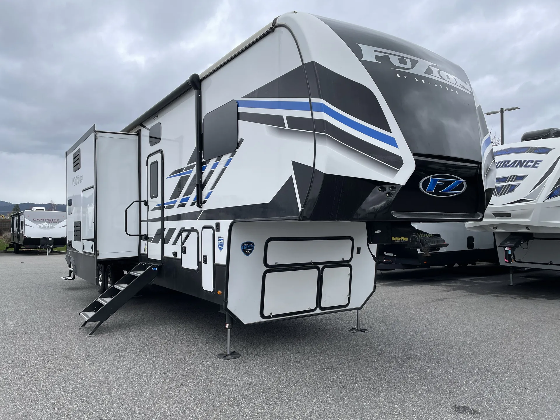 2022 Keystone Fuzion 379 - Photo 2
