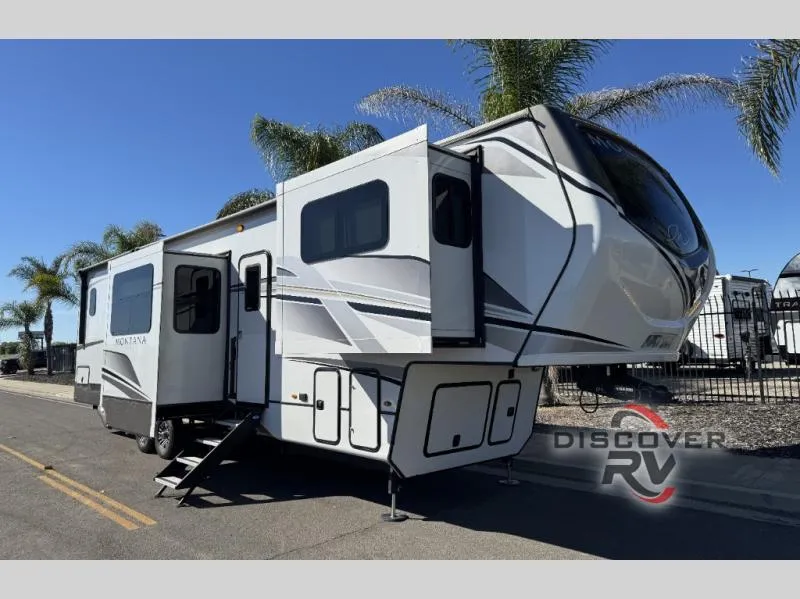 2024 Keystone Montana 3761FL - Photo 2