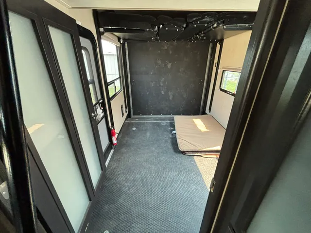 2018 Dutchmen Voltage Triton 3551, Photos photo 26