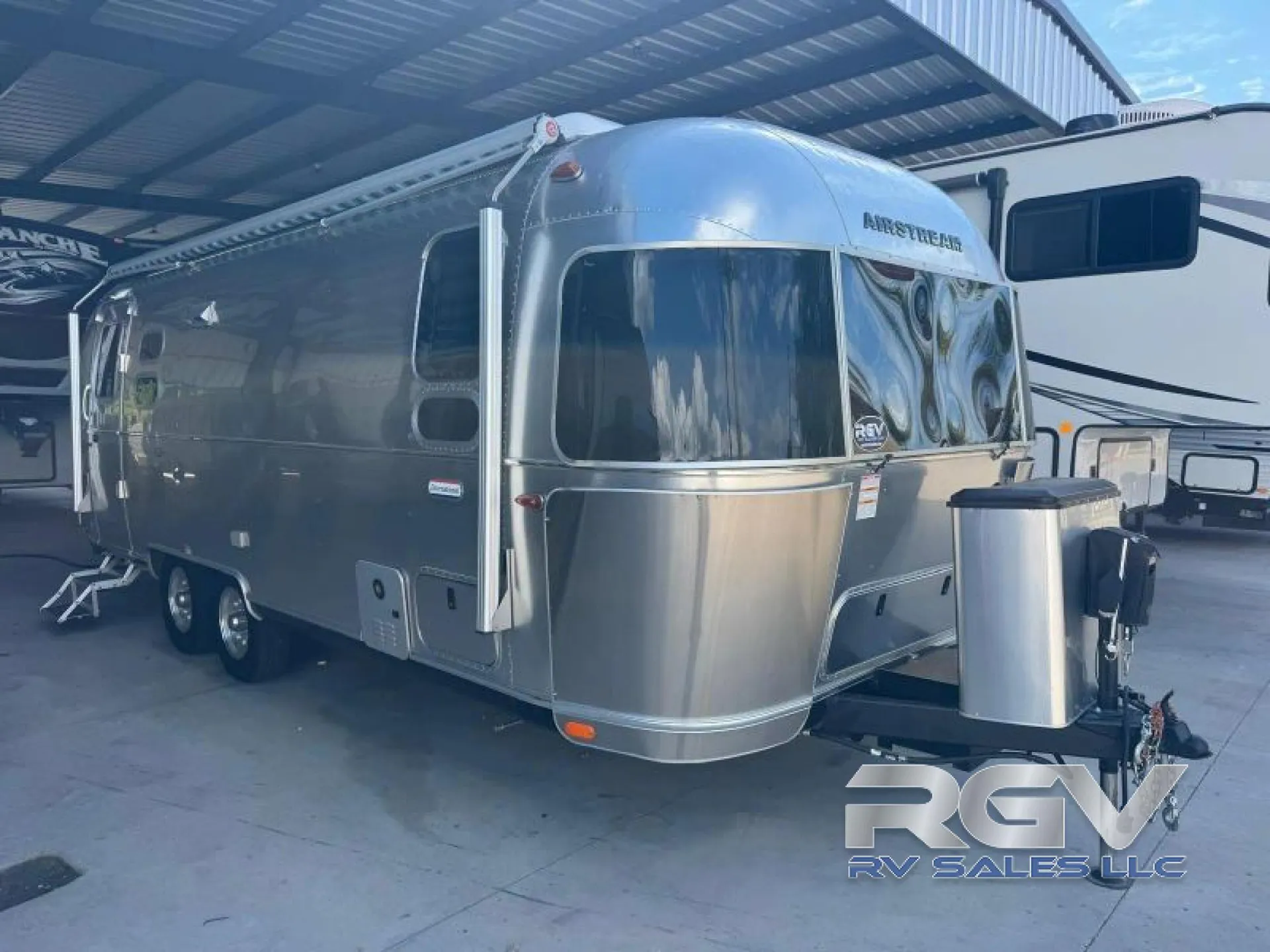 2021 Airstream International 25FB Twin - Photo 2