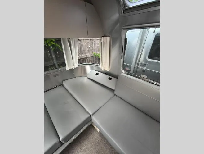 2026 Airstream Flying Cloud 27FB Twin - Photo 3