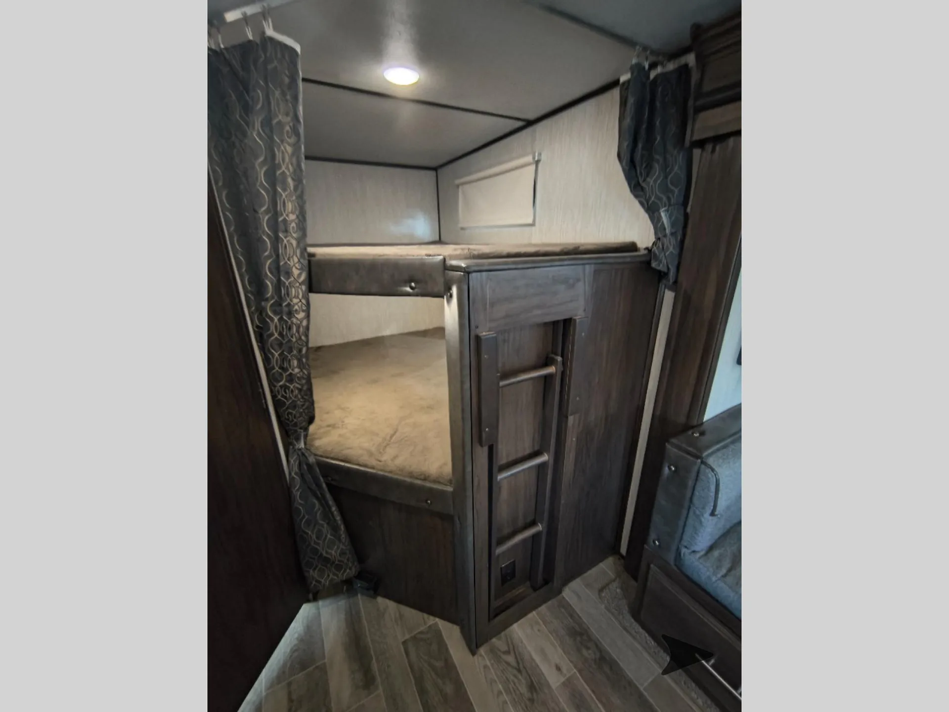 2019 Forest River Cherokee Alpha Wolf 26DBH-L - Photo 3