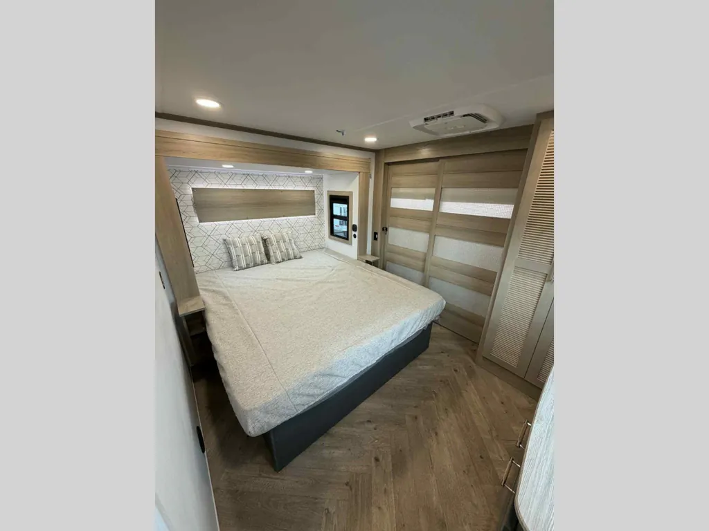 2026 Keystone Raptor 415, Photos photo 21