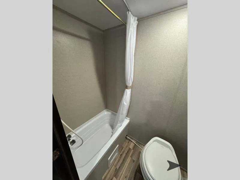 2019 Keystone Springdale 1790FQ - Photo 4