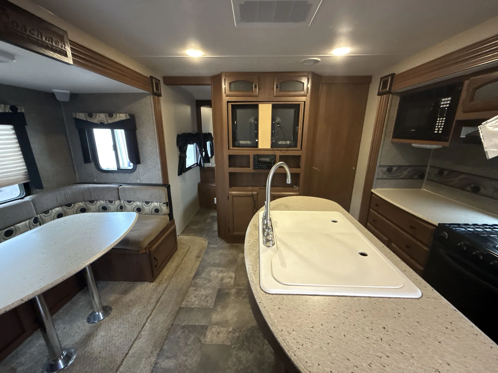 2015 Coachmen Freedom Express Ultra Lite 233 RBS — front