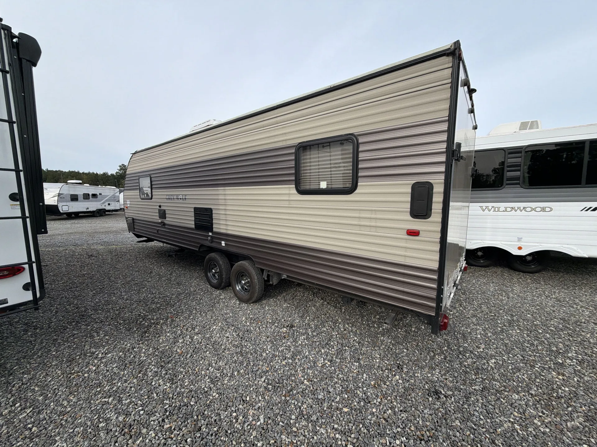 2017 Forest River Cherokee Grey Wolf 22RR — off campside