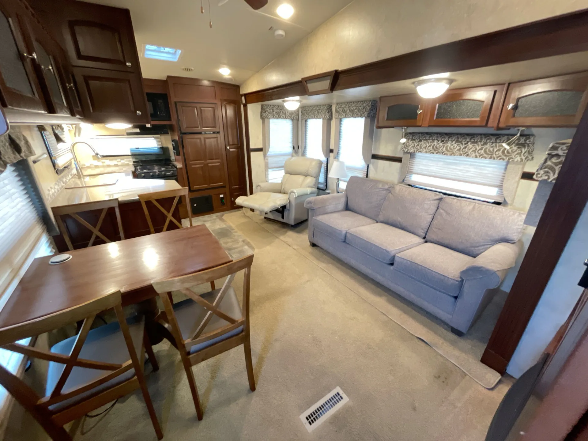 2015 Forest River Flagstaff Classic Super Lite 8528RKWS — backside