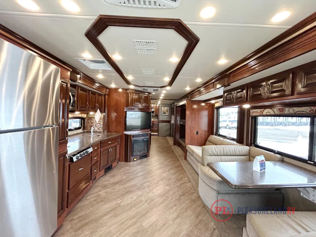 2018 Fleetwood Pace Arrow LXE 38N, Photos photo 10