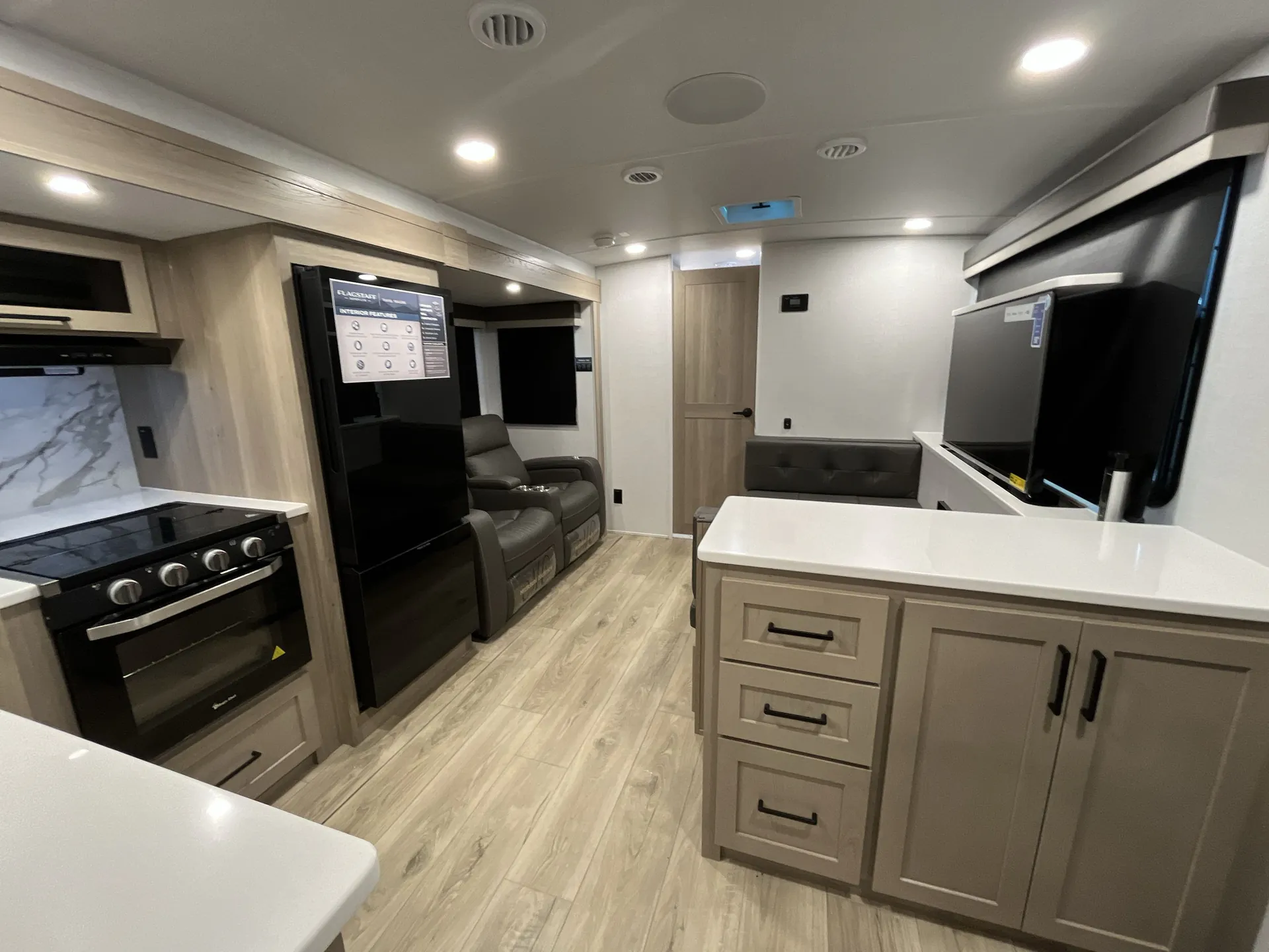 2026 Forest River Flagstaff Super Lite 29DBH — living area main