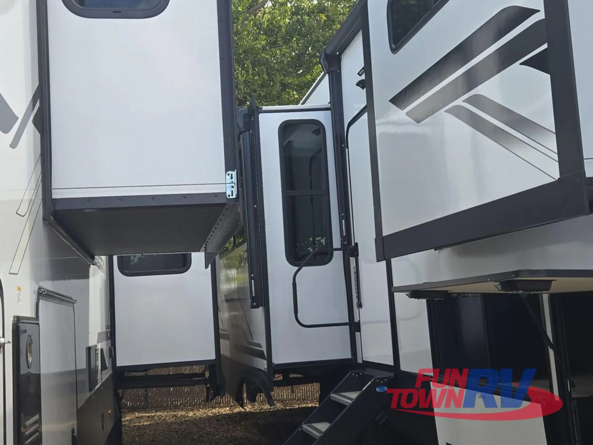 2026 Forest River Sierra 3800RK — Photo 5