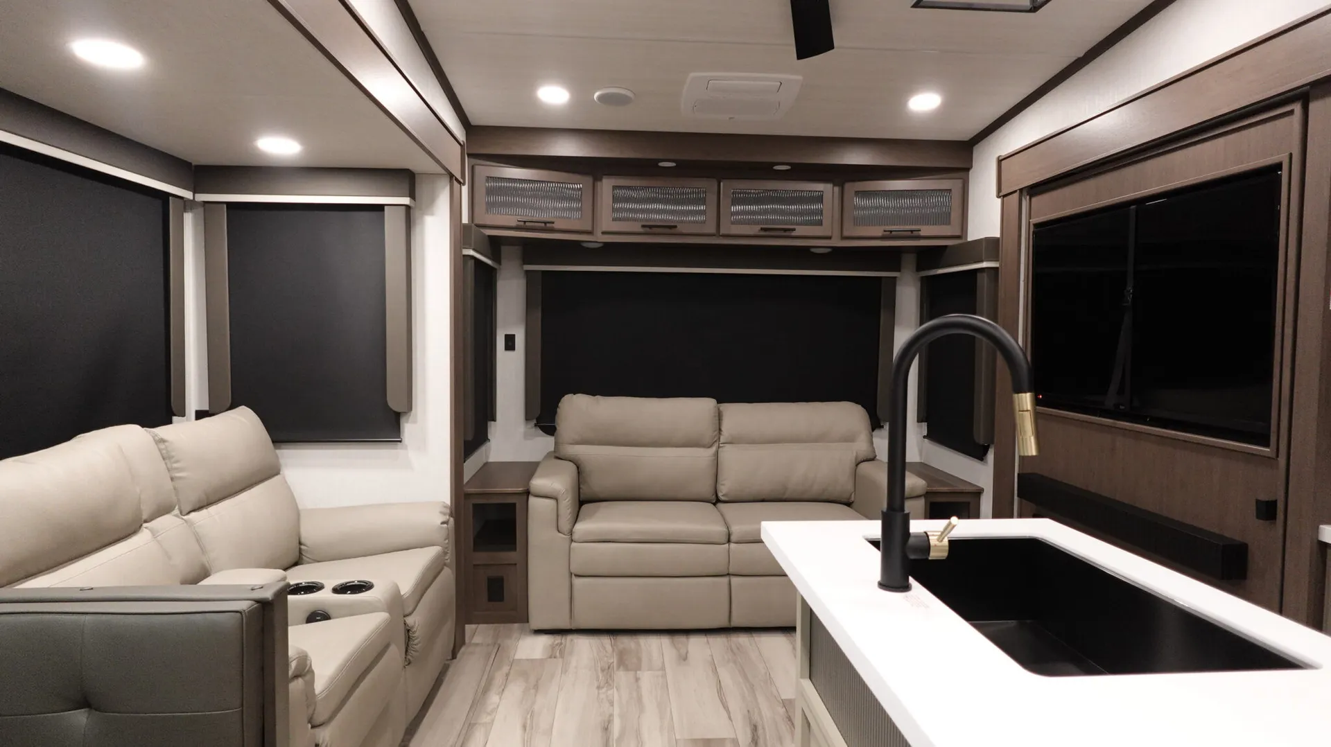 2027 Keystone Cougar 360MBI - Photo 3