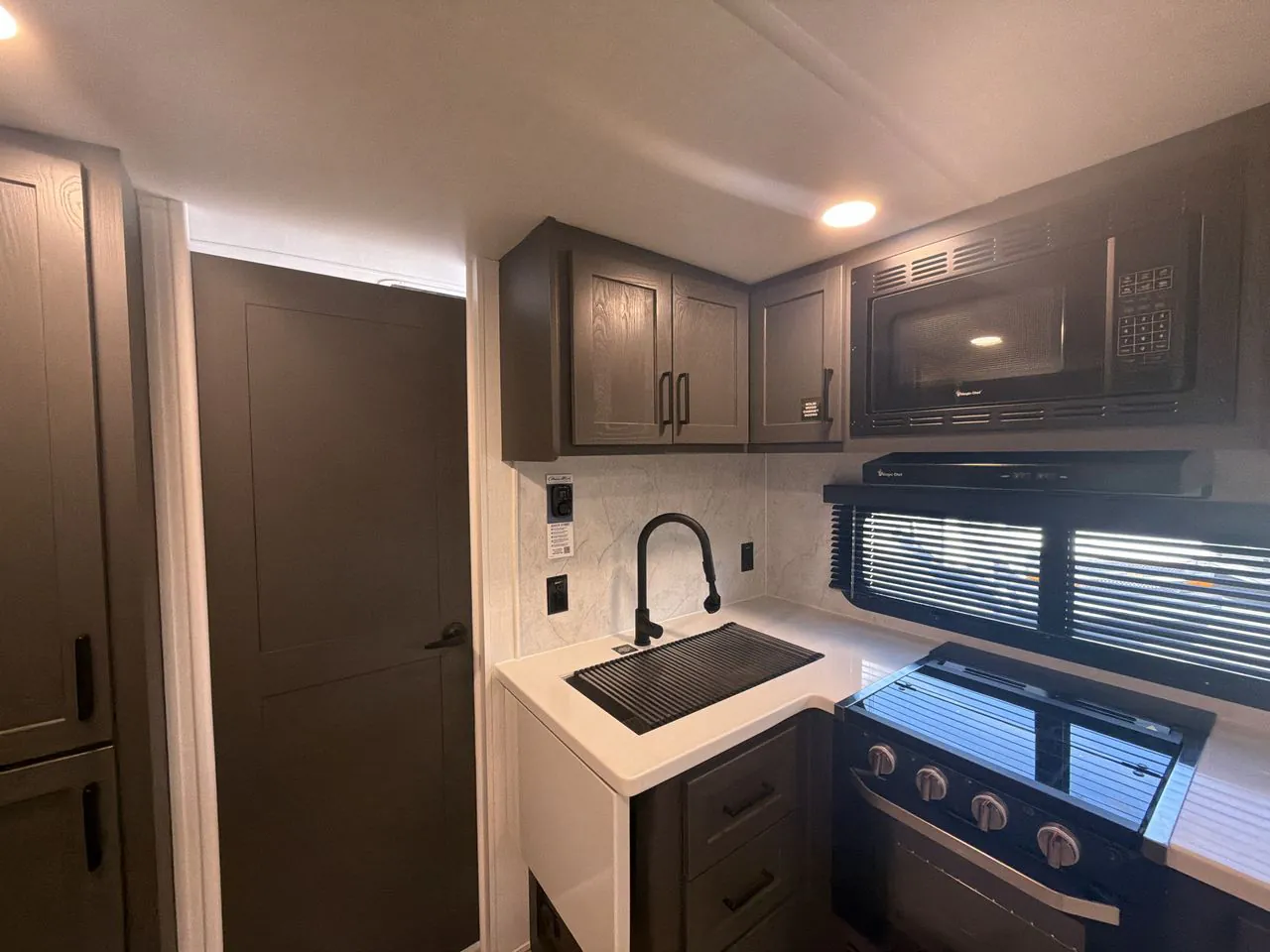 2027 Forest River Rockwood Ultra Lite 2618RD — Photo 5