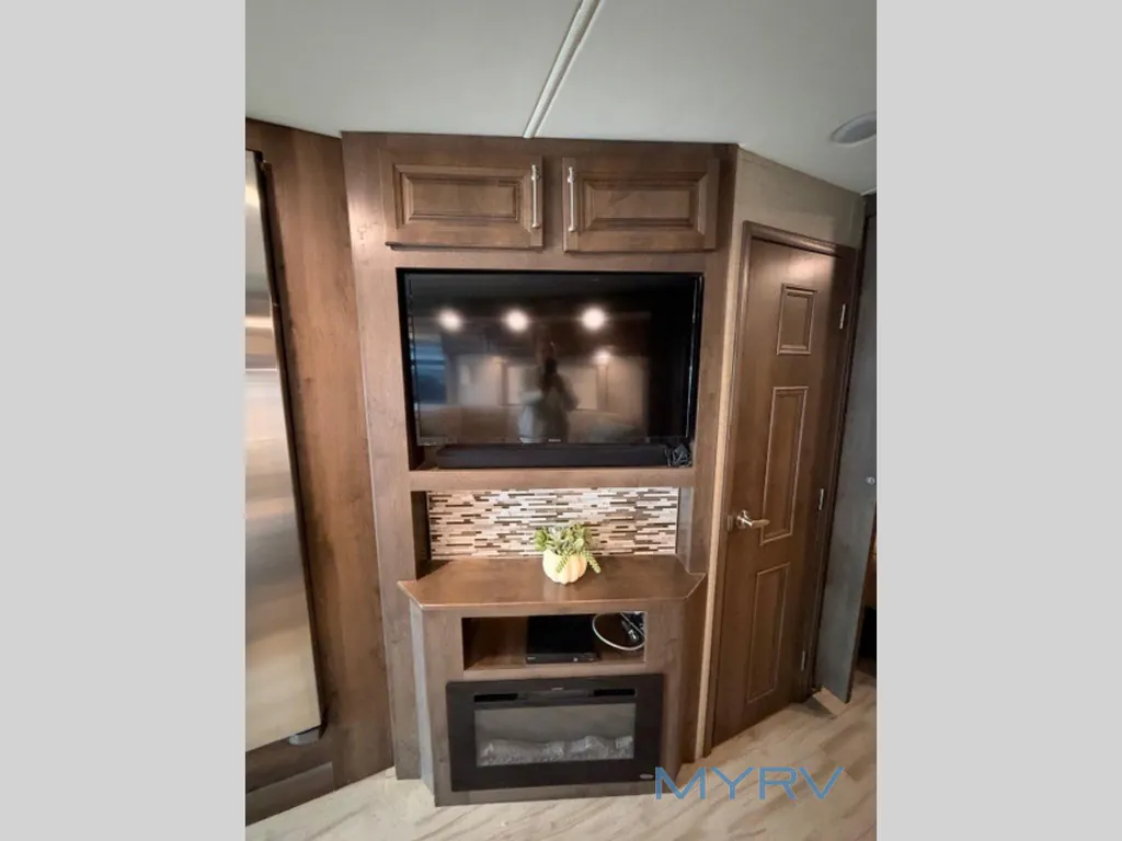 2019 Entegra Coach Emblem 36U, Photos photo 23