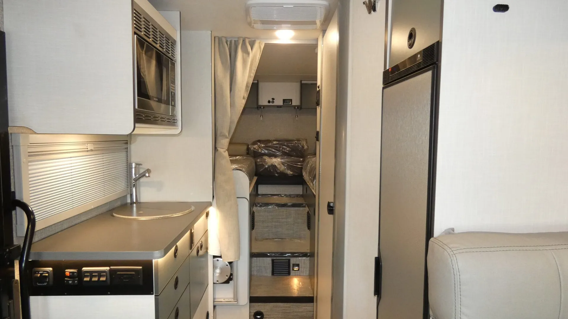 2026 Winnebago EKKO Sprinter 23B - Photo 3
