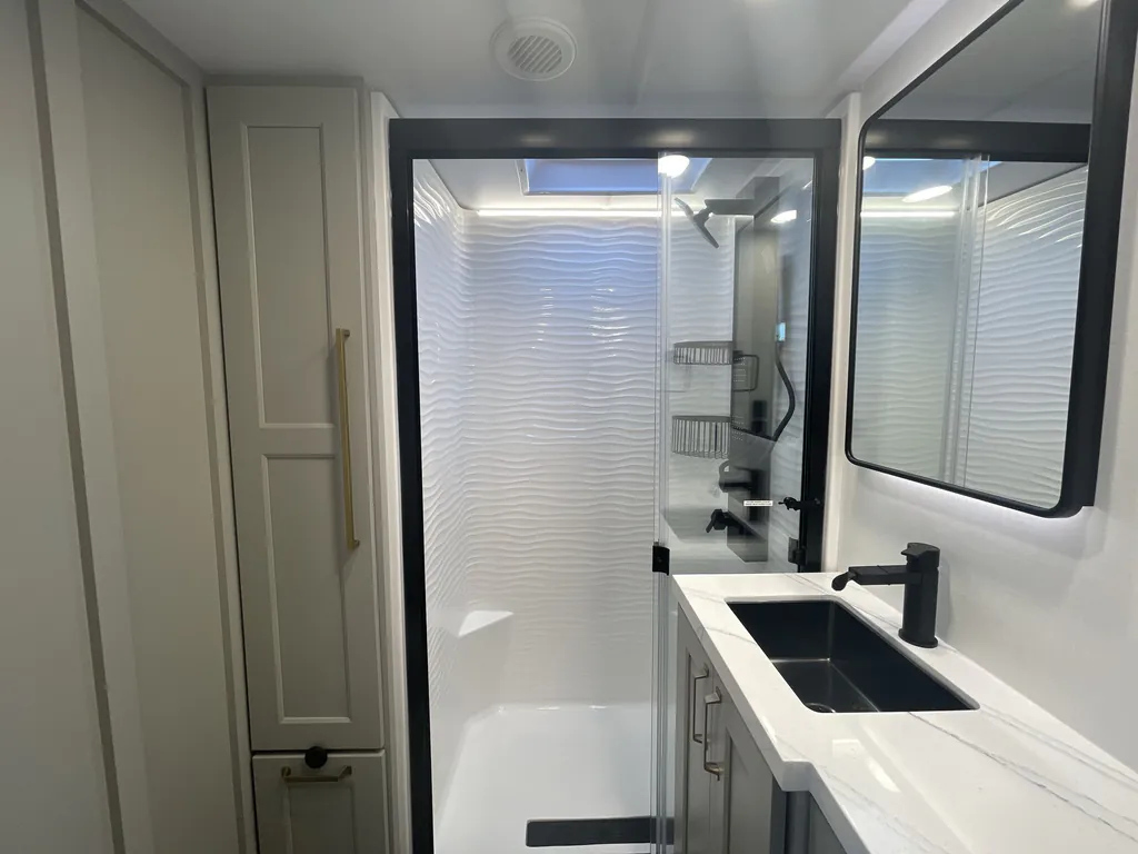 2026 Brinkley Model G 4150, Photos photo 22