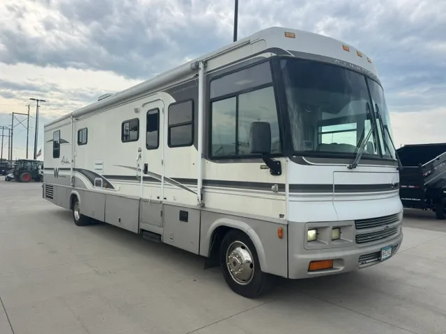 2001 Winnebago Adventurer 35U - Photo 3