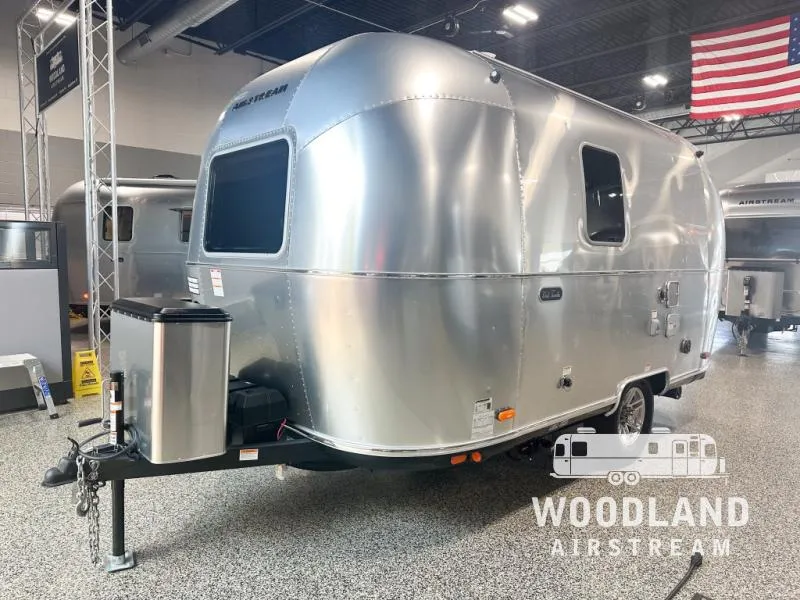 2027 Airstream World Traveler 17RB - Photo 2