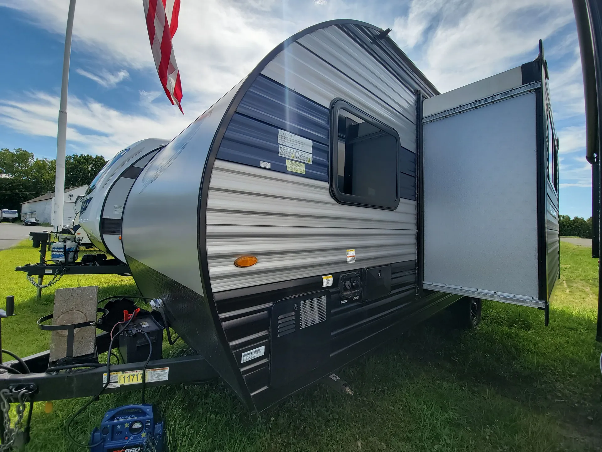 2022 Forest River Cherokee Wolf Pup 17JG — off campside