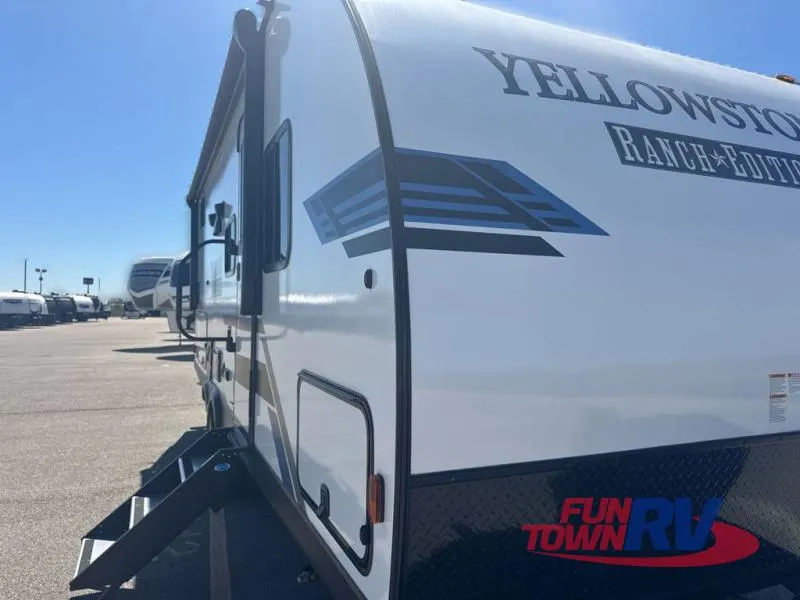 2026 Gulf Stream RV Yellowstone Ranch Edition 25CBQ - Photo 2