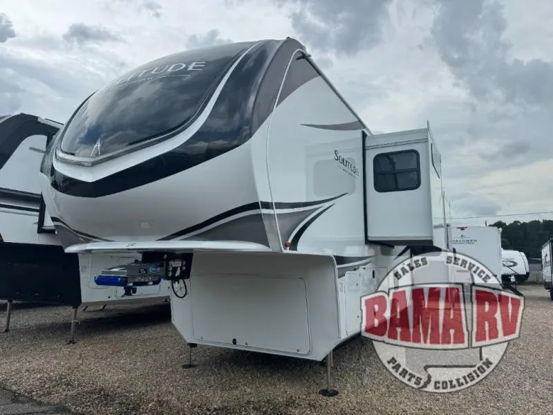 2026 Grand Design Solitude 417KB - Photo 3