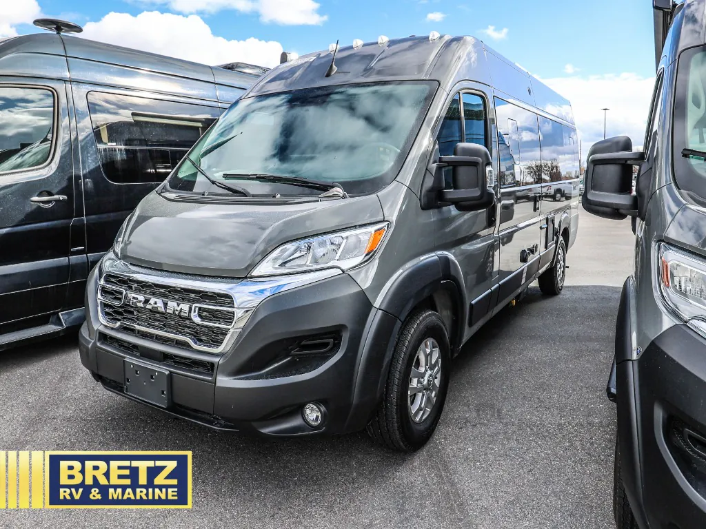 2025 Thor Motor Coach Twist 2JB - Photo 4