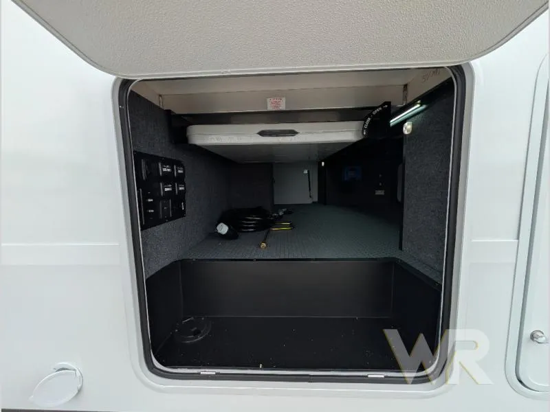 2027 Alliance RV Valor 37V11 - Photo 4