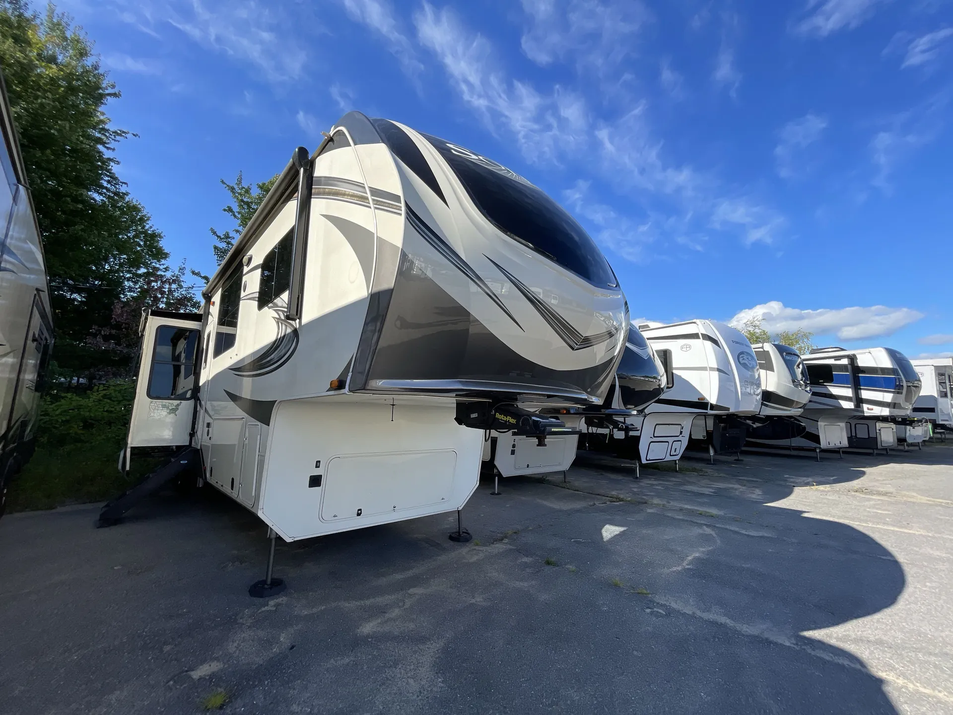 2020 Grand Design Solitude 390RK - Photo 2