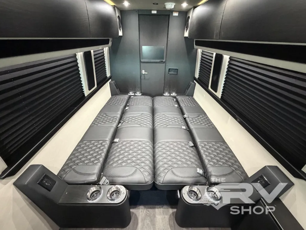 2027 Midwest Automotive Designs Luxe Cruiser D4, Photos photo 6