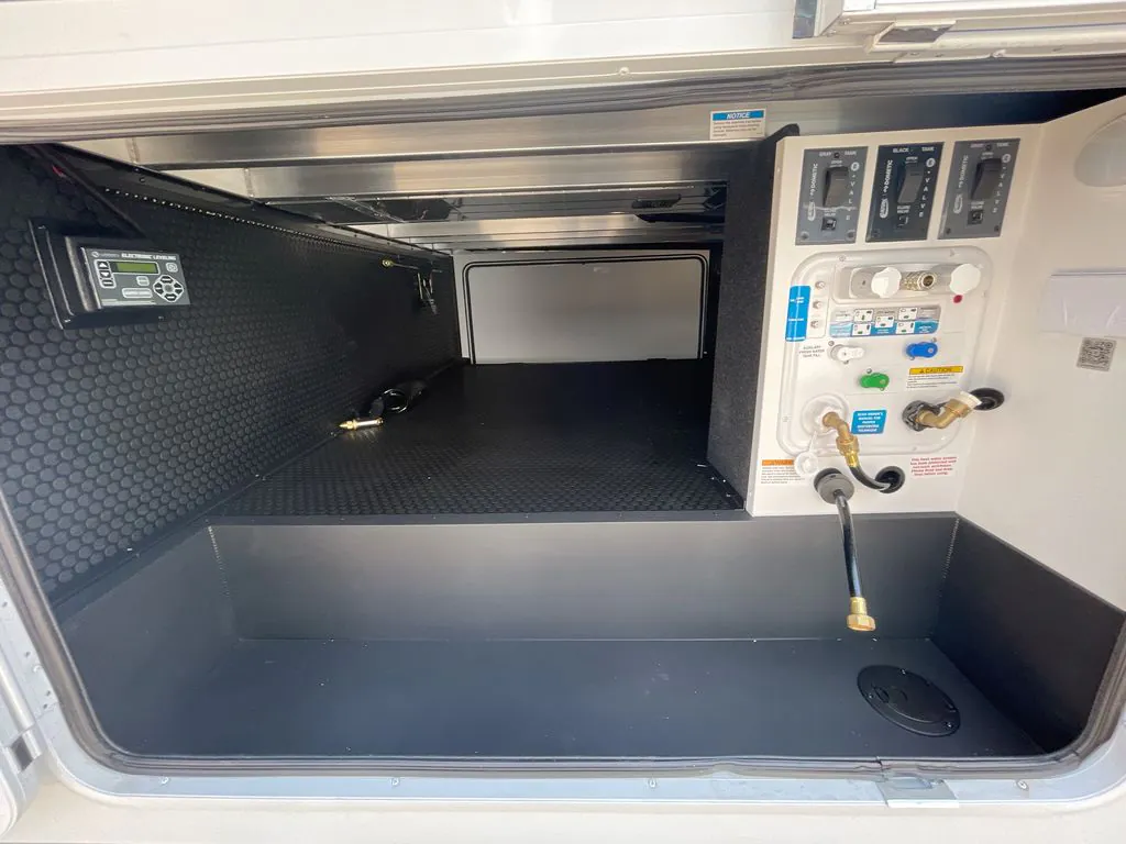 2026 Brinkley Model Z 3515, Photos photo 3