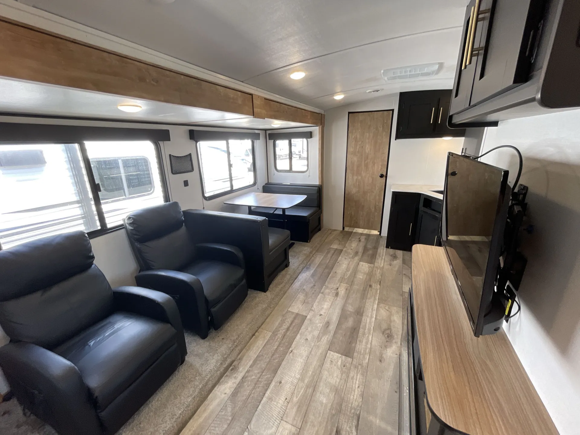 2022 Keystone Springdale 335BH — living area main