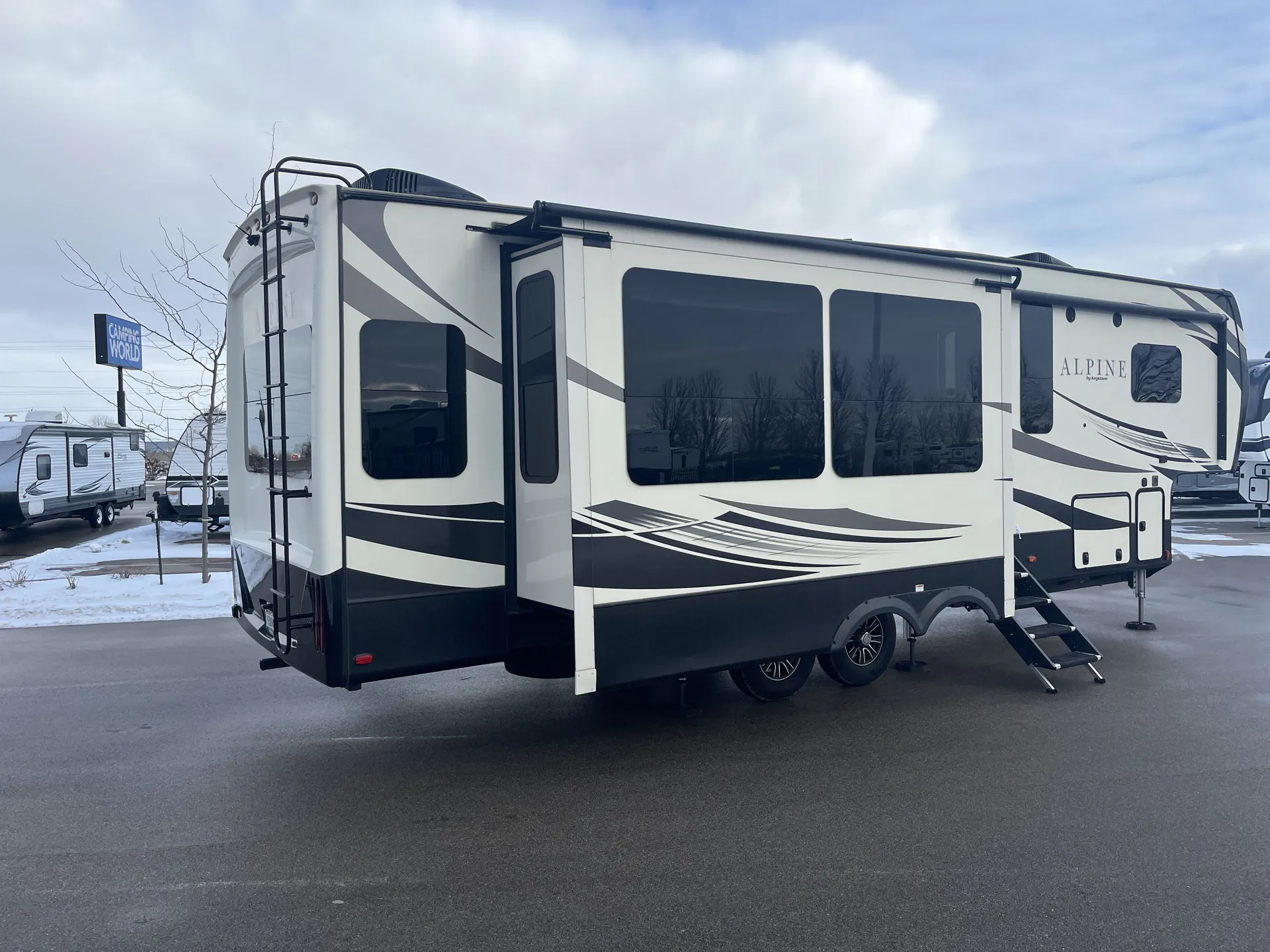 2020 Keystone Alpine 3450GK — living area main