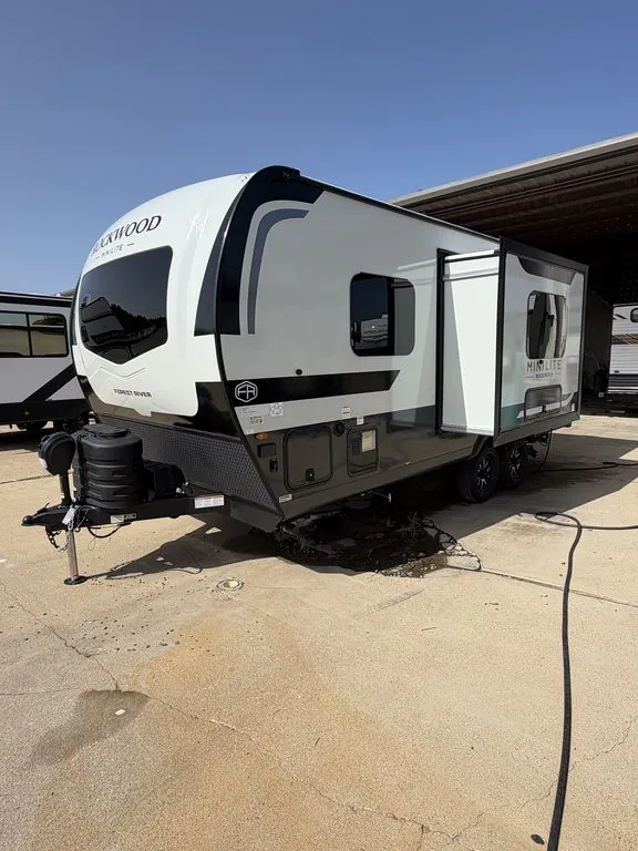 2027 Forest River Rockwood Mini Lite 2109S — Photo 5