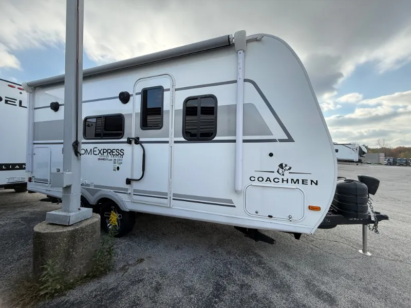 2026 Coachmen Freedom Express Select 18SE, Photos photo 29