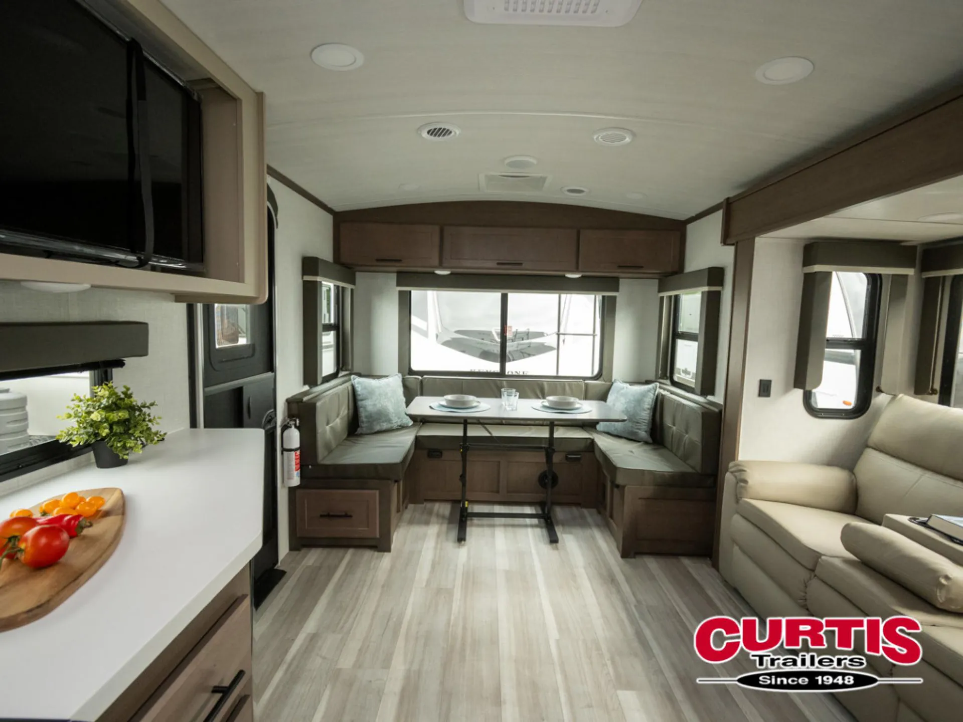 2026 Keystone Cougar Western Elevation 25RDWE dealer photo 6 from Curtis Trailers Inc Beaverton