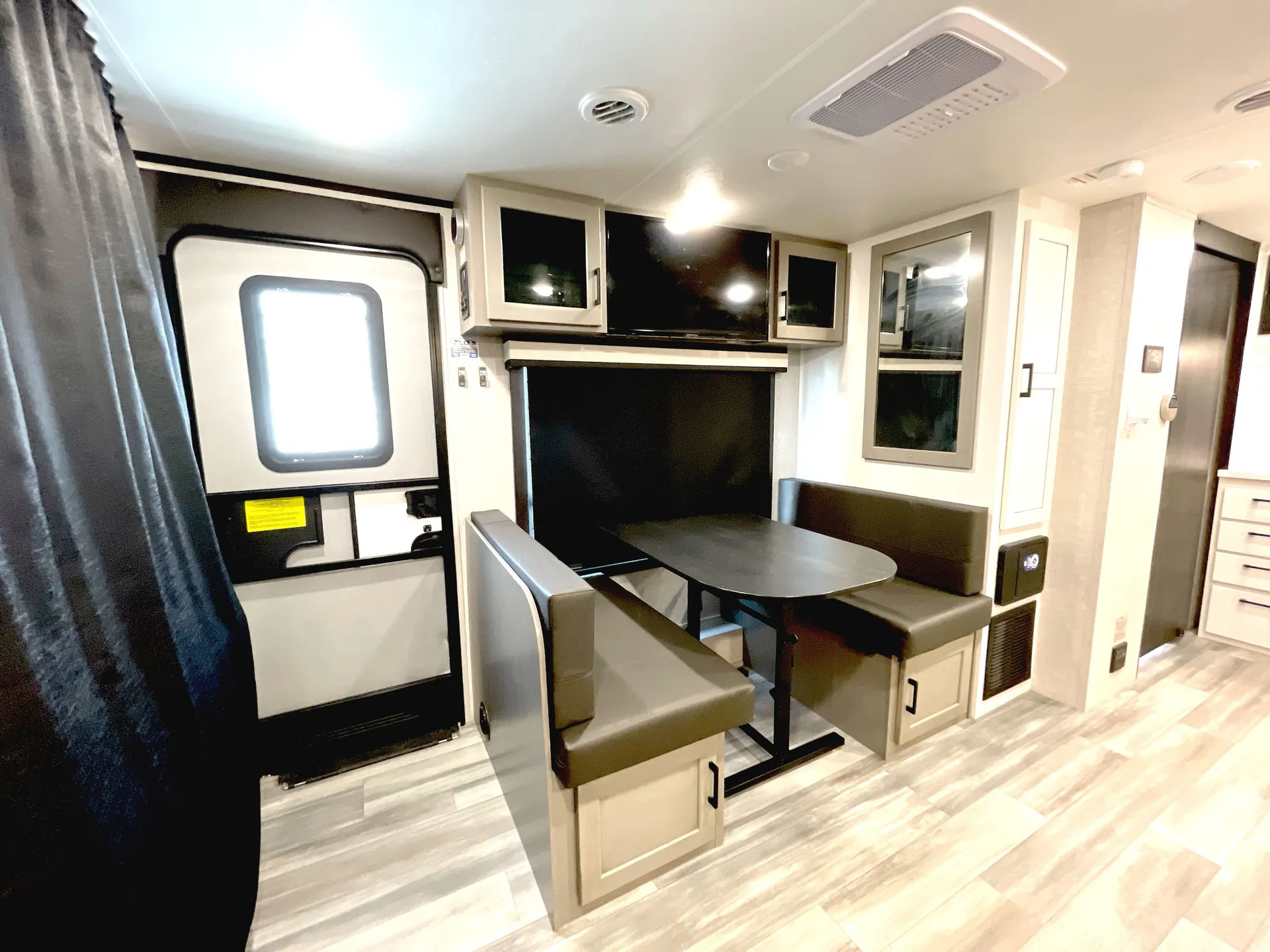 2024 Jayco Jay Feather 21MML — living area main