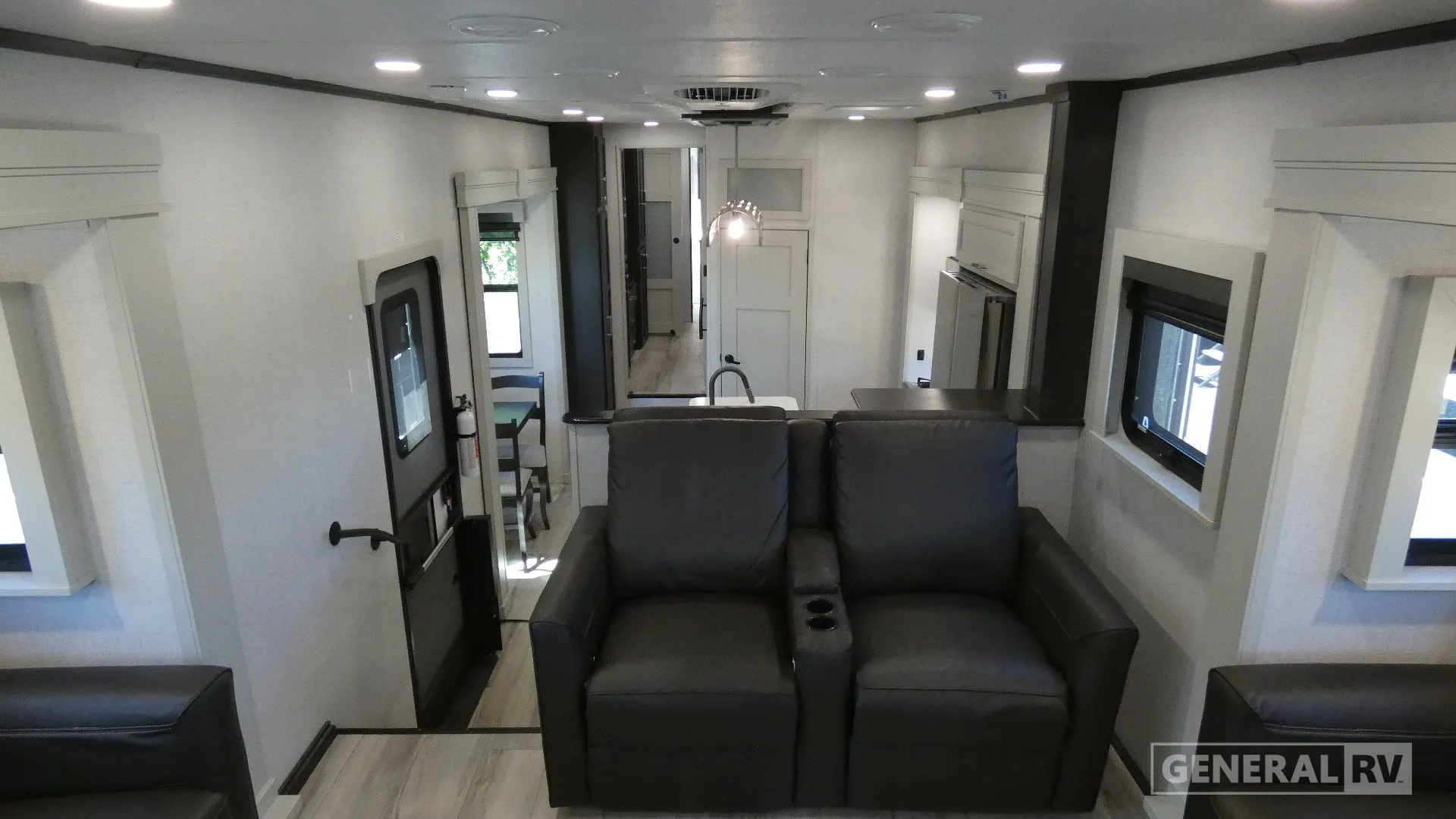 2025 Keystone Alpine 3700FL - Photo 3