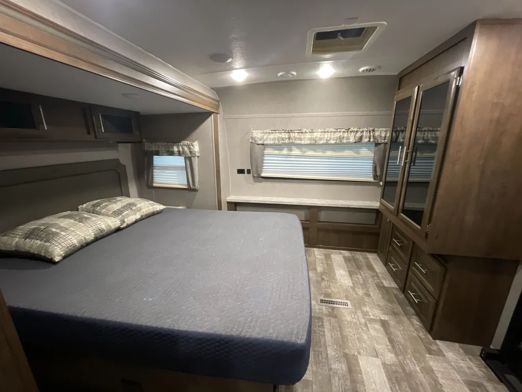 2021 Forest River Rockwood Ultra Lite 2614BS, Photos photo 12
